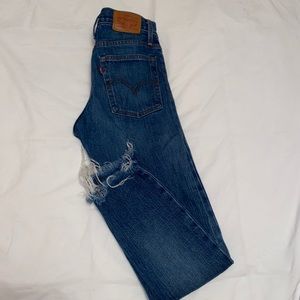 Levi’s wedgie fit women’s jeans raw edge hem